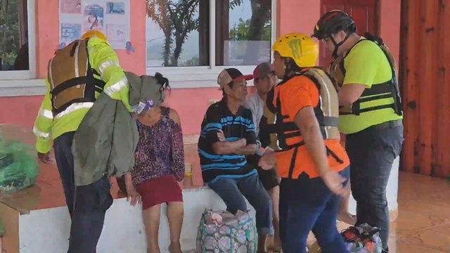 Familias evacuadas y en albergues por inundaciones en Mariato, Veraguas