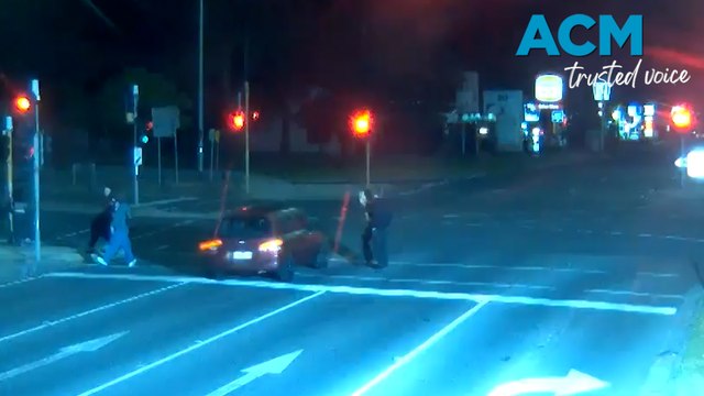 Speeding car narrowly misses pedestrians at Mornington intersection