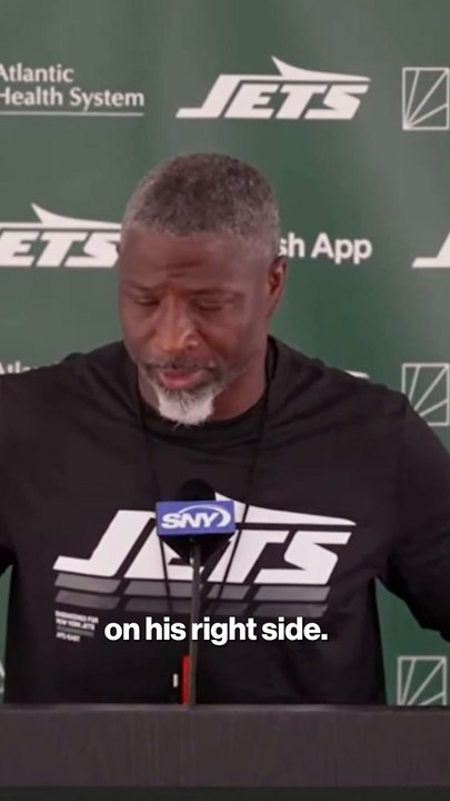 Jets' Aaron Glenn addresses Justin Fields' foot injury