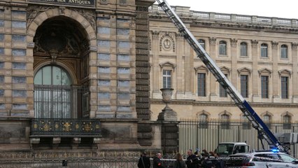 Louvre thieves caught on video escaping using a cherry picker and bike