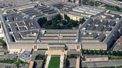 Media outlets refuse Pentagon press policy; must sign or surrender badges