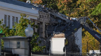 Demo crews tear into East Wing of White House for ballroom construction