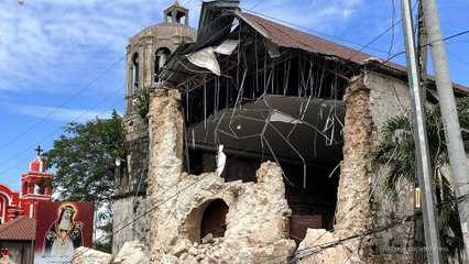 Dozens killed as powerful earthquake strikes central Philippines