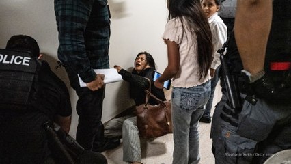 ICE officer reinstated after viral shoving incident at NY court: CBS