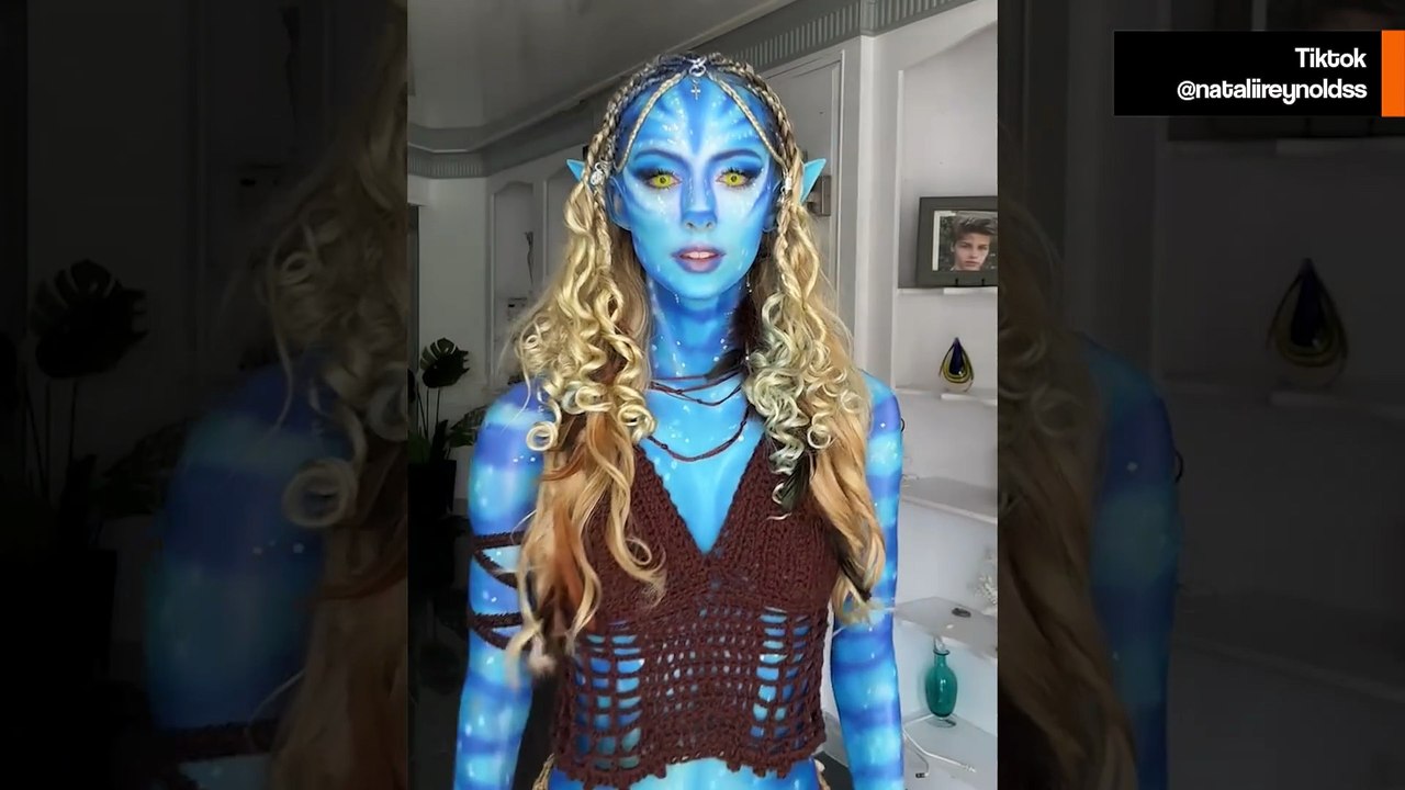 Natalie Reynolds feiert Erfolg mit ihrem Avatar-Kostüm auf TikTok und erreicht über 30 Millionen Aufrufe