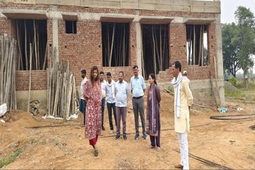 जिला परिषद सीईओ ने किया भवन का निरीक्षण, अन्नपूर्णा रसोई में चखा खाना