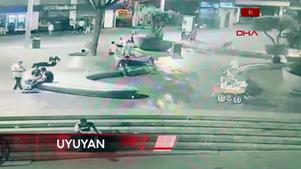 Taksim’de bankta uyuyan adamın telefonunu çaldı