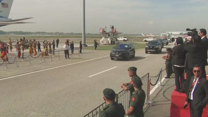 TRUMP receives EPIC FAREWELL in MALASYA after signing THAILAND-CAMBODIA PEACE