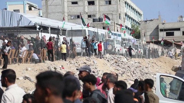 Palestinians celebrate release of prisoners from Israel