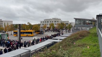 Se videoen: Kæmpe kø til ny letbane | 2025 | TV2 KOSMOPOL