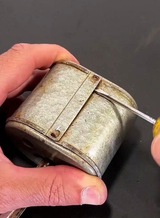 1920s Vintage Razor Blade Sharpener Restoration 🔧 | Old Tool Brought Back to Life ✨