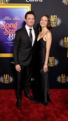 Hugh Jackman and Sutton Foster: A Stellar Collaboration in Entertainment 🎭