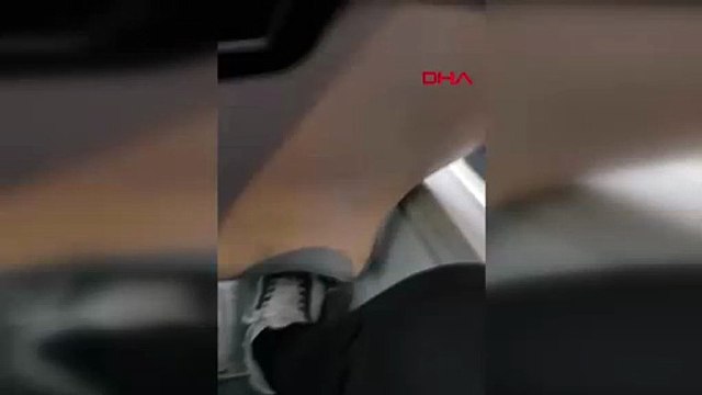 İETT otobüsü şoföründen seyir halindeyken pes dedirten hareket!