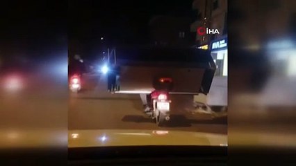 İlginç görüntü: Motosikletle koltuk taşıdı