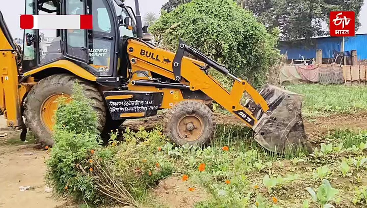 संभल में गरजा बुलडोजर; 28 करोड़ की 27 बीघा सरका...