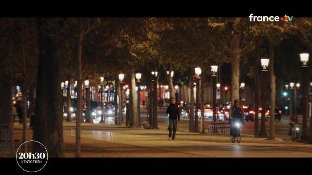 Valérie Lemercier et Laurent Delahousse dans 20h30 Le Dimanche