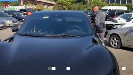 Contrabbando di auto di lusso, sequestrata una Ferrari da 700mila euro: video