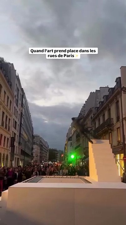 À deux pas de l’Avenue Matignon et de la Rue du Faubourg Saint-Honoré, MaSH Paris réunit les plus belles galeries et maisons de vente du Triangle d’Or.