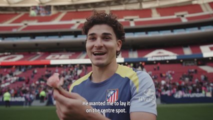 El emotivo HOMENAJE de JULIÁN a la hija de un aficionado