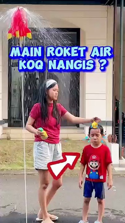 MAIN ROKET AIR KOQ NANGIS ⁉️😭