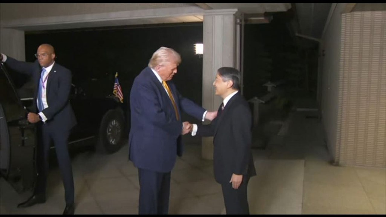 Trump accolto dall'imperatore Naruhito al Palazzo Imperiale di Tokyo