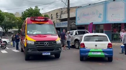 Motorista com carro da Prefeitura de Alto Paraíso sofre acidente em cruzamento de Umuarama
