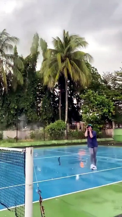 Một đêm mất điện vì bão 🌪️⛈️Không phải bóng tối làm bạn sợ, mà là tiếng gió gào thét ngoài cửa sổ. Thiên nhiên không cần cảnh báo. Nó đến và cuốn phăng mọi thứ😱 💬 Comment điều khiến bạn ám ảnh nhất khi thiên nhiên nổi giận