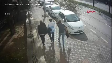 Bursa'da lodos 45 kilometre hızla etkili oldu! Çatılar uçtu, ağaçlar devrildi: O anlar güvenlik kamerasında