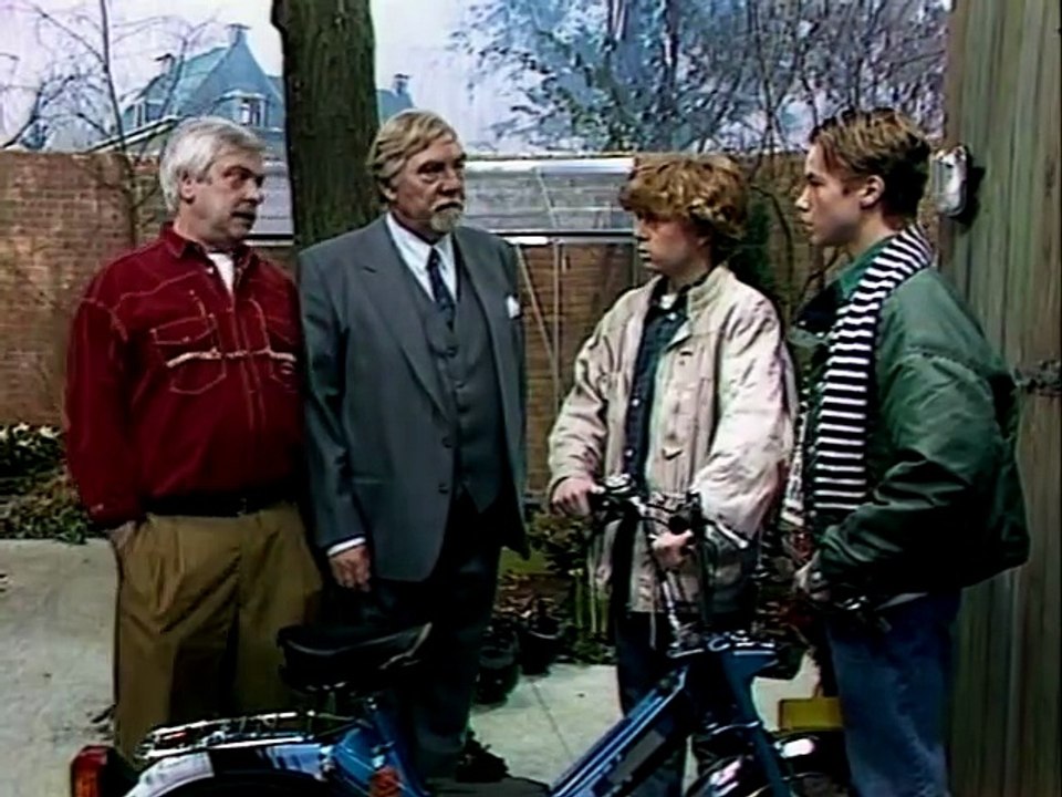 Oppassen S02E10 'n Gokje