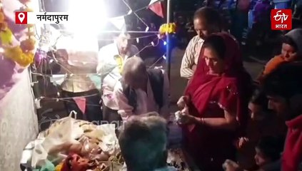 नर्मदापुरम में तांत्रिकों जमघट, 200 साल पुराने मढ़ई मेले में तंत्र साधना, पैदल चली मिट्टी की मूर्ति