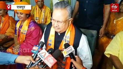 छठ महापर्व 2025: रायपुर के महादेव घाट पर डूबते सूर्य को दिया गया अर्घ्य