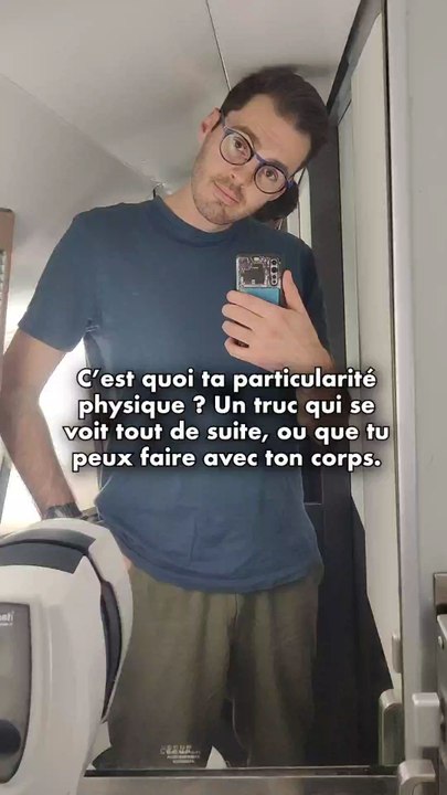 Quelle est ta particularité physique ? Moi, je suis trop grand pour utiliser les toilettes du train 🤷.J'ai rencontré des gens qui savaient plier les genoux dans le sens inverse, ou rentrer leur oreille DANS leur oreille.