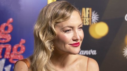 Kate Hudson Praises 'Song Sung Blue' Co-Star Hugh Jackman: "It's Hard Not to Fall in Love With Him" | THR Video