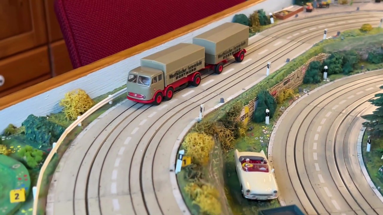 Lkw digital auf faltbarer ams bahn