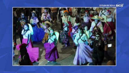 Desfile de ‘Catrinas’ movimenta Cidade do México