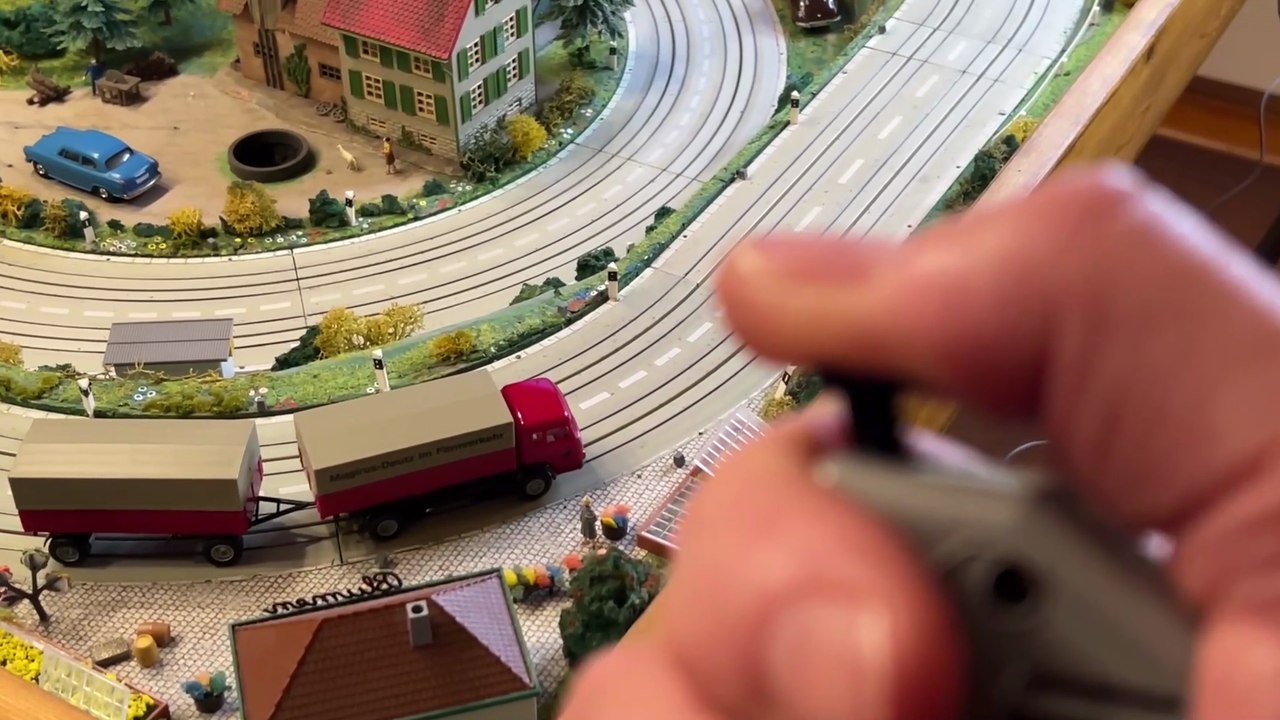 Lkw analog auf faltbarer ams bahn