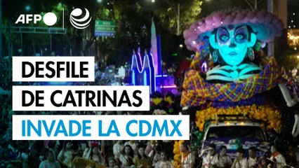 Desfile de Catrinas invade Ciudad de México antes del Día de Muertos
