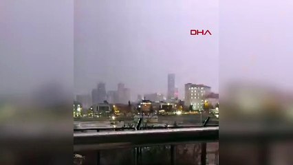 İstanbul'da korku dolu anlar! Finans Merkezi'ndeki binaya yıldırım düştü