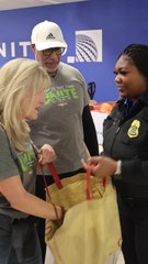 Federal workers receive donated food at Newark Liberty International Airport amid government shutdown