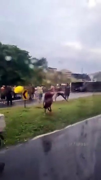 2. Volcó micro con hinchas de Flamengo