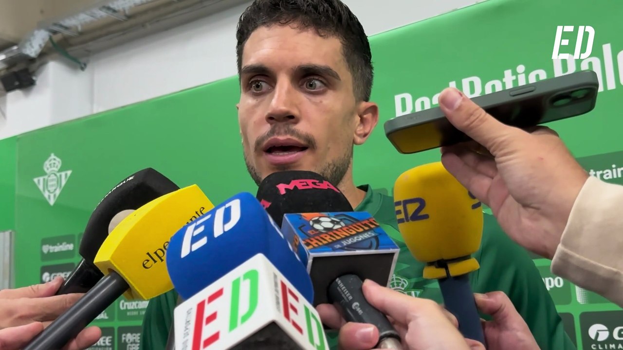 Marc Bartra comparece ante los medios tras la derrota frente al Atlético de Madrid