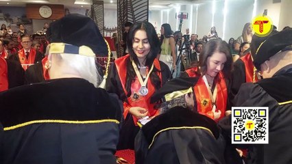 PRESIDENTA ASOCIACIÓN ECUATORIANA DE MAGISTRADOS Y JUECES FUE INVESTIDA CON EL CLAUSTRO DOCTORAL