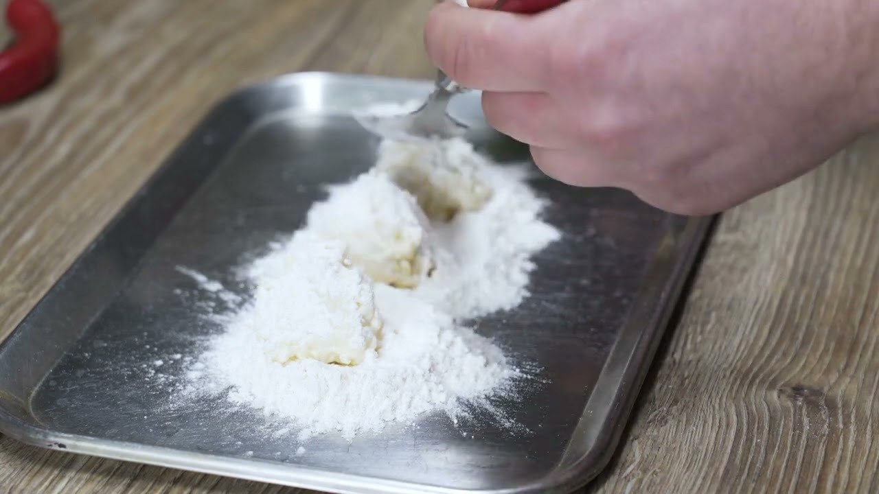 45 Creamy Soup with Green Peas and Meat Pieces