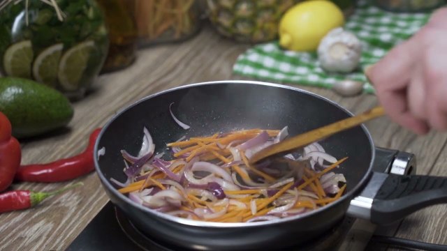 05 Mashed Potatoes with Vegetable Gravy