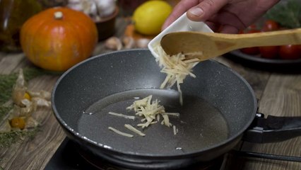 96 Rice noodles with chicken in teriyaki sauce