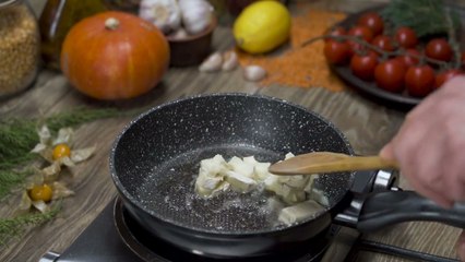 39 Spaghetti with meatballs in white sauce