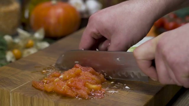 15 Maccheroni with mushrooms and tomatoes