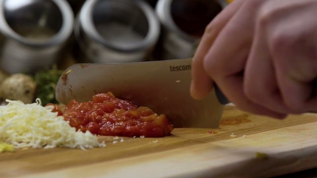 29. Salad with Beans and Tomato Sauce