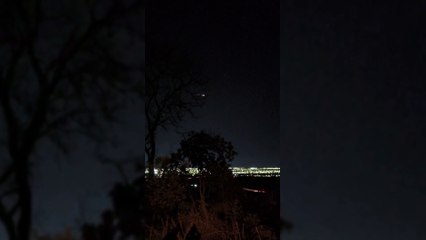 Bola de fogo misteriosa rasga o céu de Minas e intriga moradores; assista