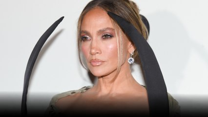 Jennifer Lopez Reunites With Ben Affleck On Red Carpet In Stunning ‘Revenge’ Gown
